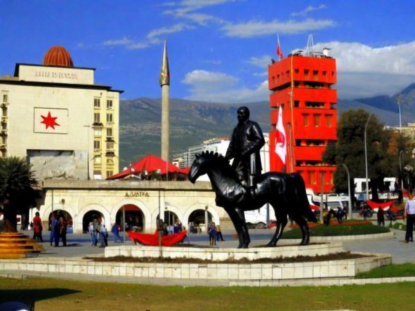 Skanderbeg-Platz im Tirana-Foto