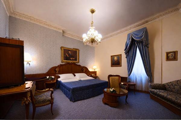 Grand Hotel London Foto